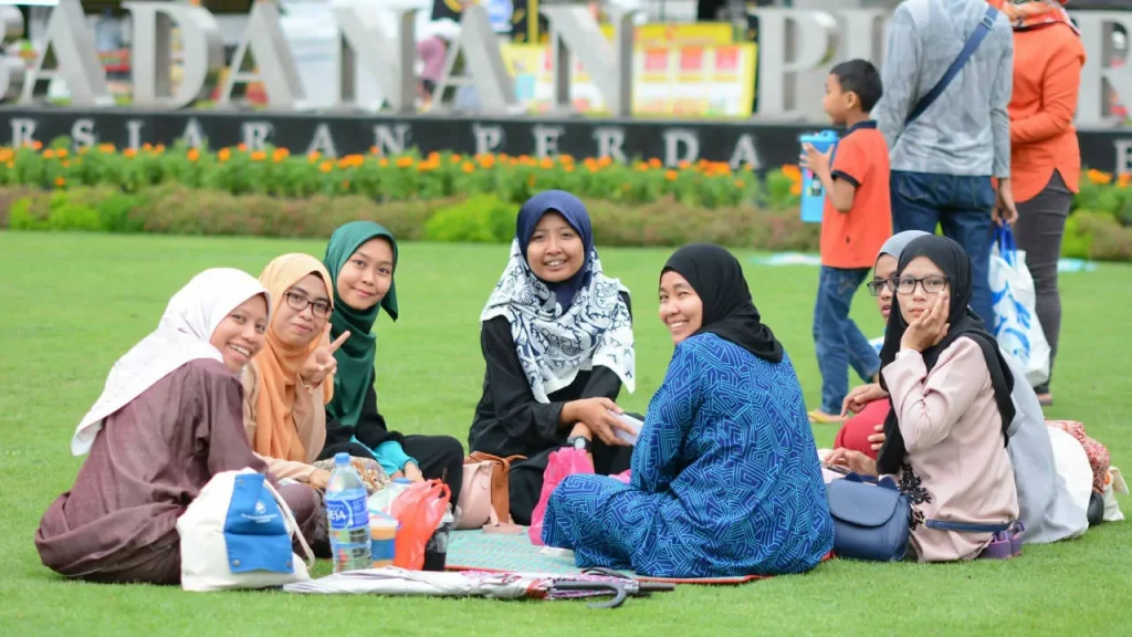 apa maksud bukber ialah buka bersama