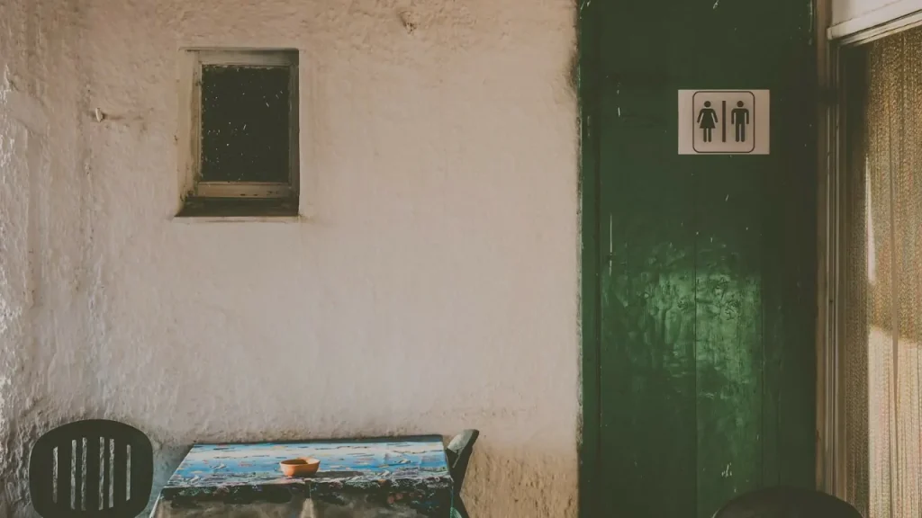 hukum tutup pintu tandas