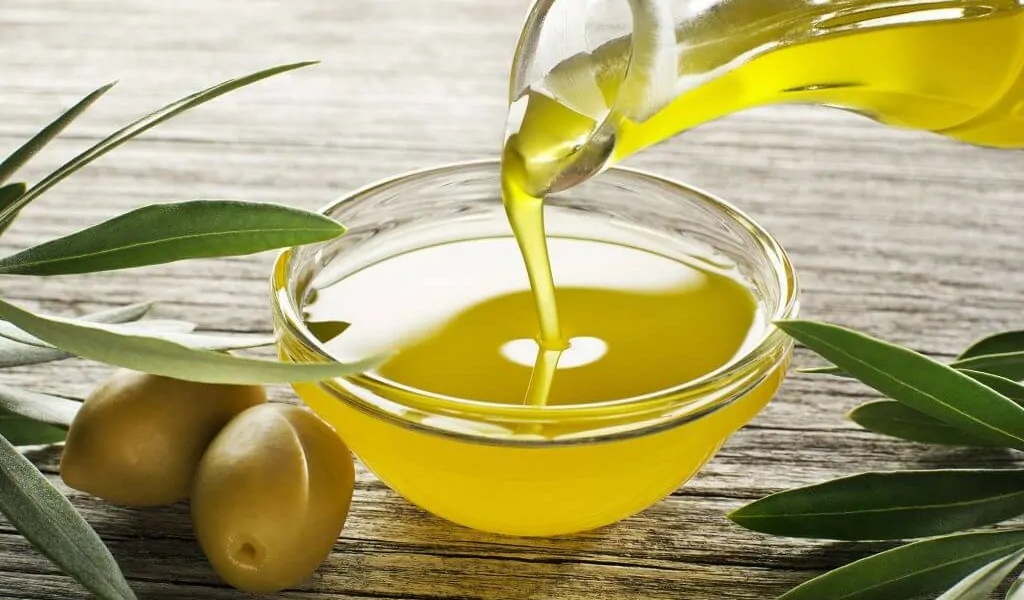 petua elak rambut gugur guna minyak zaitun