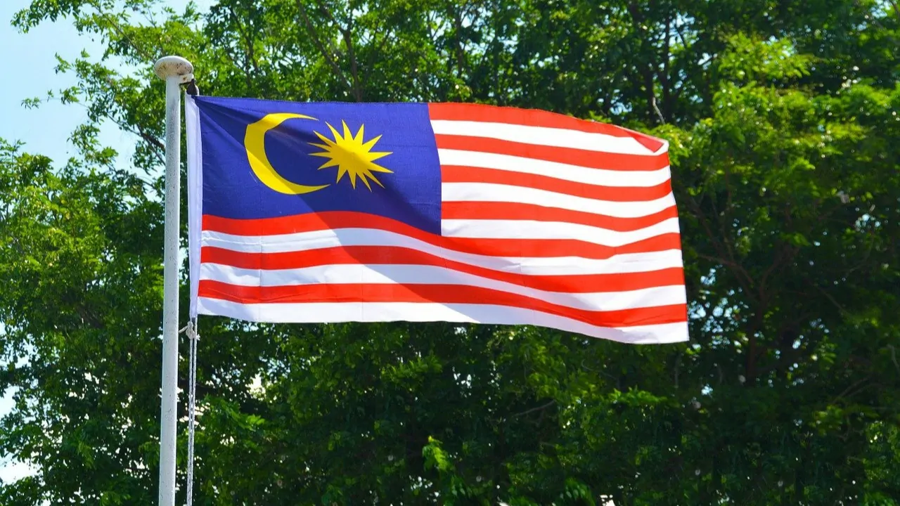 cara gantung bendera malaysia dengan betul